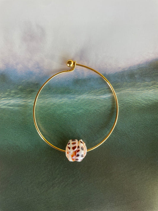 Gold Chunky Shell Bangle
