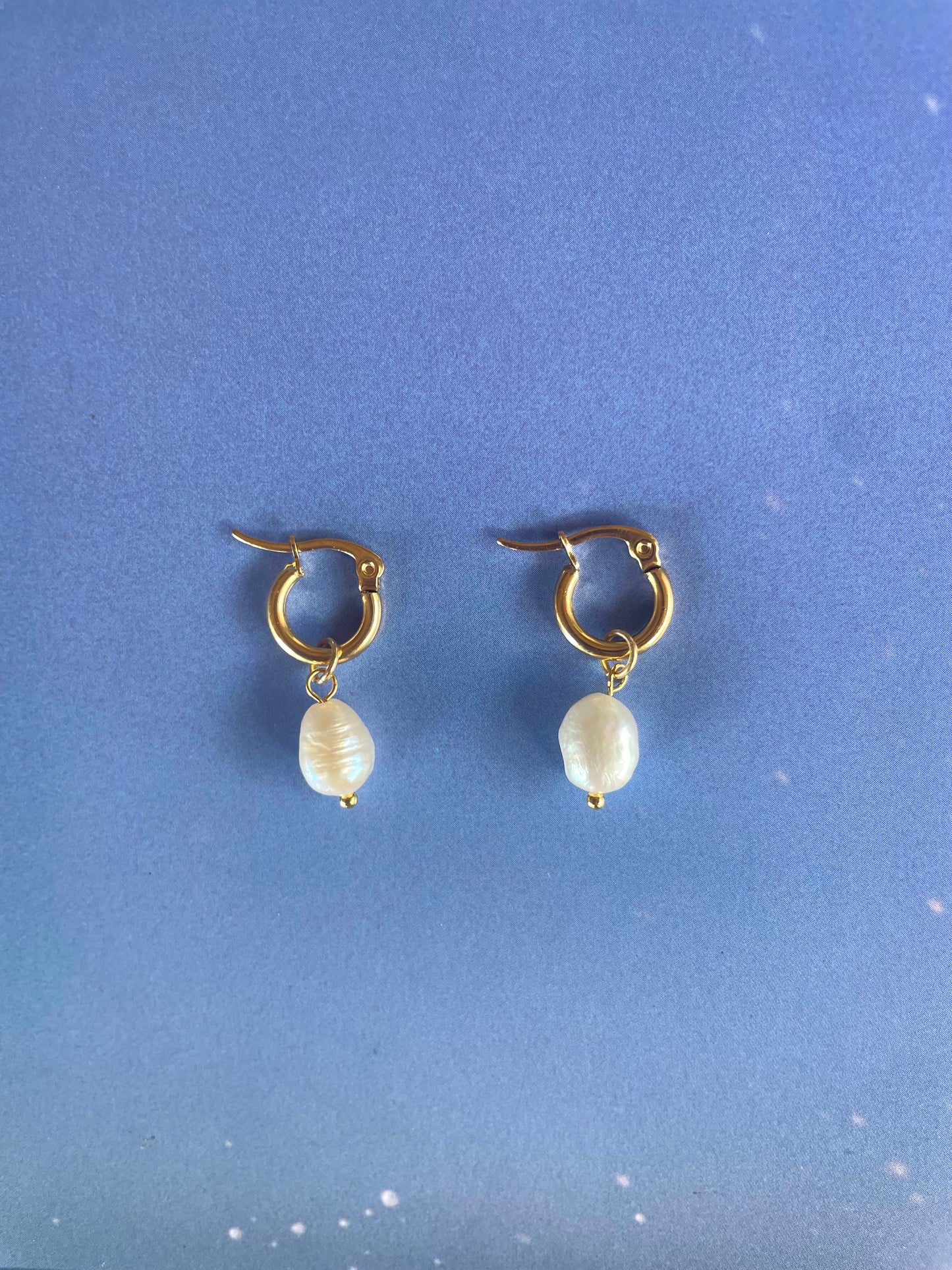 Small Freshwater Pearl Gold Hoops