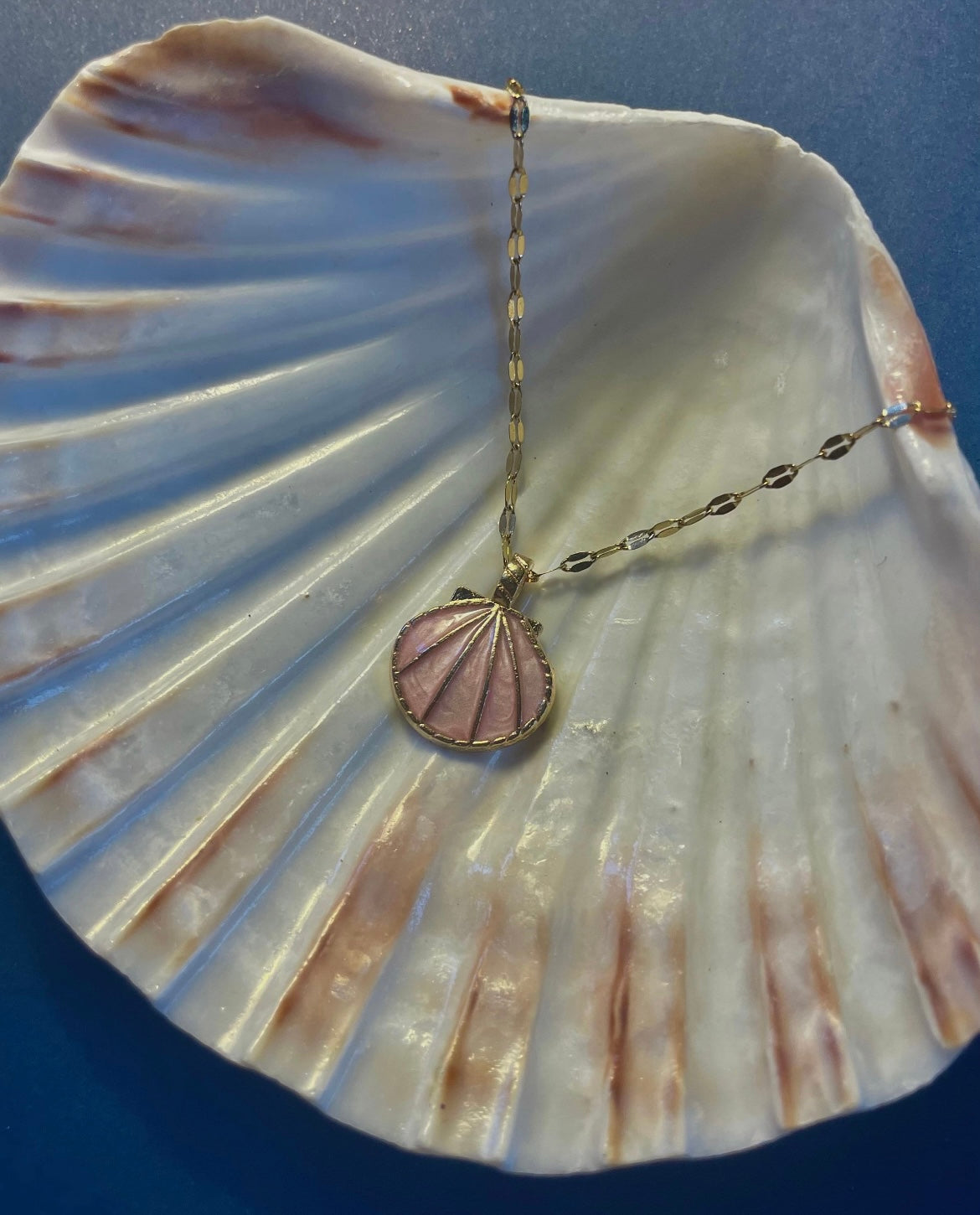 Gold Pink Shell Pendant Necklace